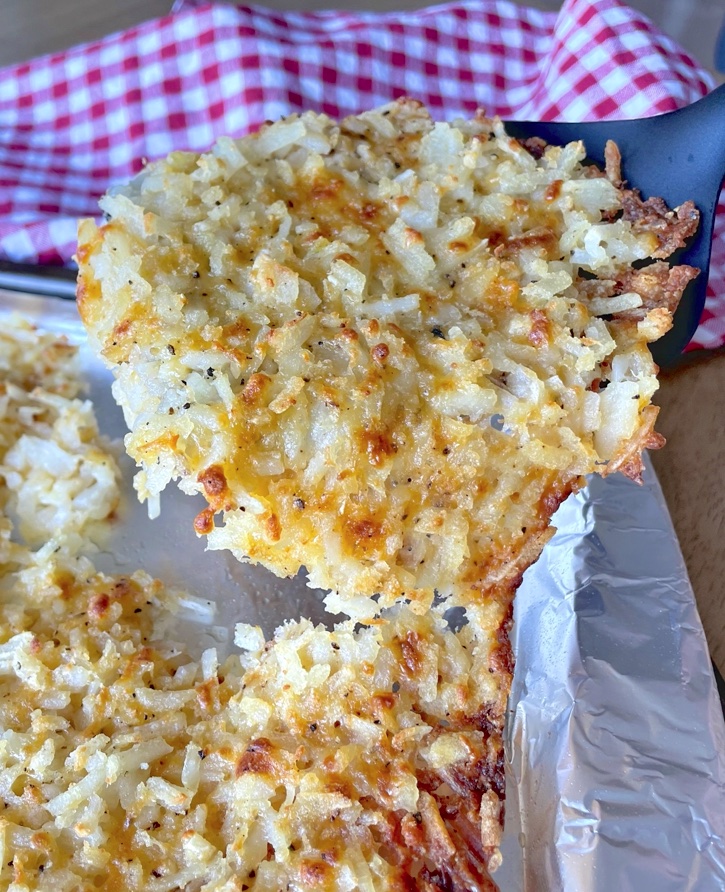 https://www.thelazydish.com/wp-content/uploads/2021/12/how-to-make-hash-browns-crispy-in-the-oven.jpg