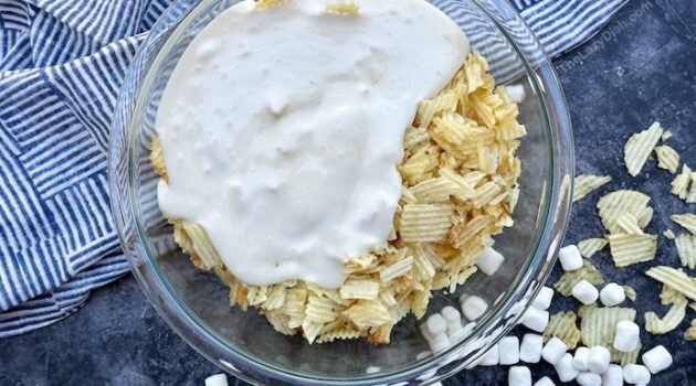 Quick to make with few ingredients and yet insanely delicious! This no bake potato chip dessert is a family favorite. It's salty, sweet, crunchy and gooey all at the same time. Heaven in your mouth.