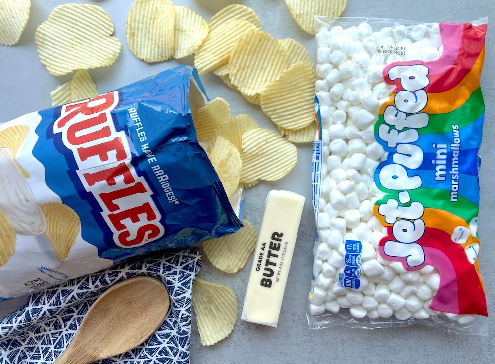 Yummy no-bake dessert recipe made with potato chips, marshmallows, and butter! The most addicting little treats. Great for parties, potlucks, and bake sales.