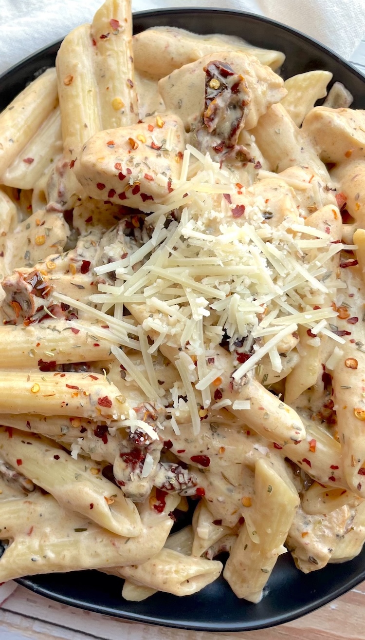 Your family is going to love this creamy chicken pasta! Serve it up at your next dinner party and you'll have everyone asking for the recipe. 