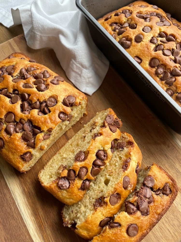 How to make the best banana bread with a box of yellow cake mix, a 3 ingredient yummy homemade treat to make. 