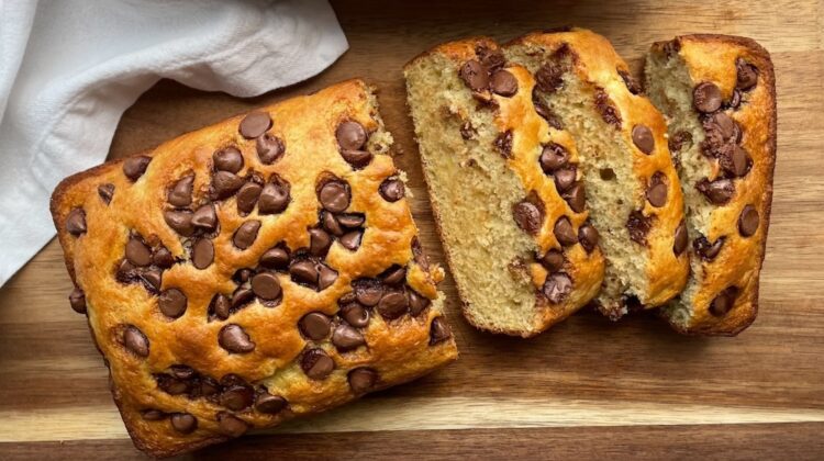 How to make delicious and moist banana bread with a box of yellow cake mix. Just 3 ingredients!