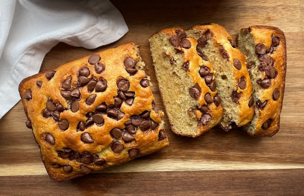 How to make delicious and moist banana bread with a box of yellow cake mix. Just 3 ingredients!