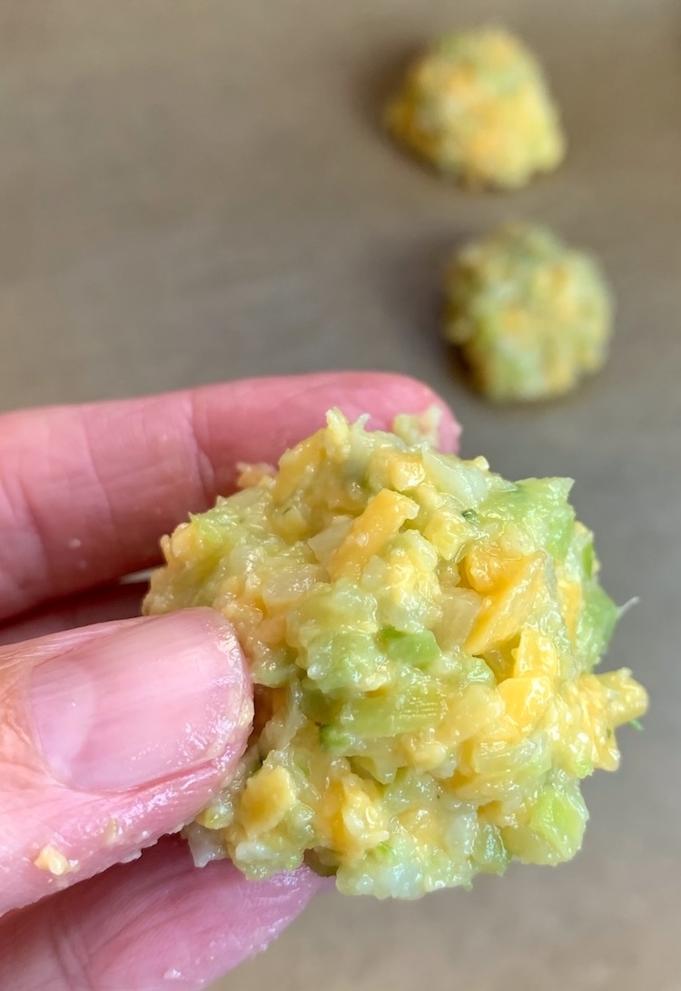 Step by step instructions of making healthy broccoli cheese bites in the oven. 