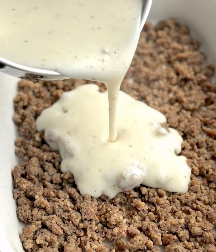 how to make the easiest sausage gravy biscuit breakfast in a casserole dish. 